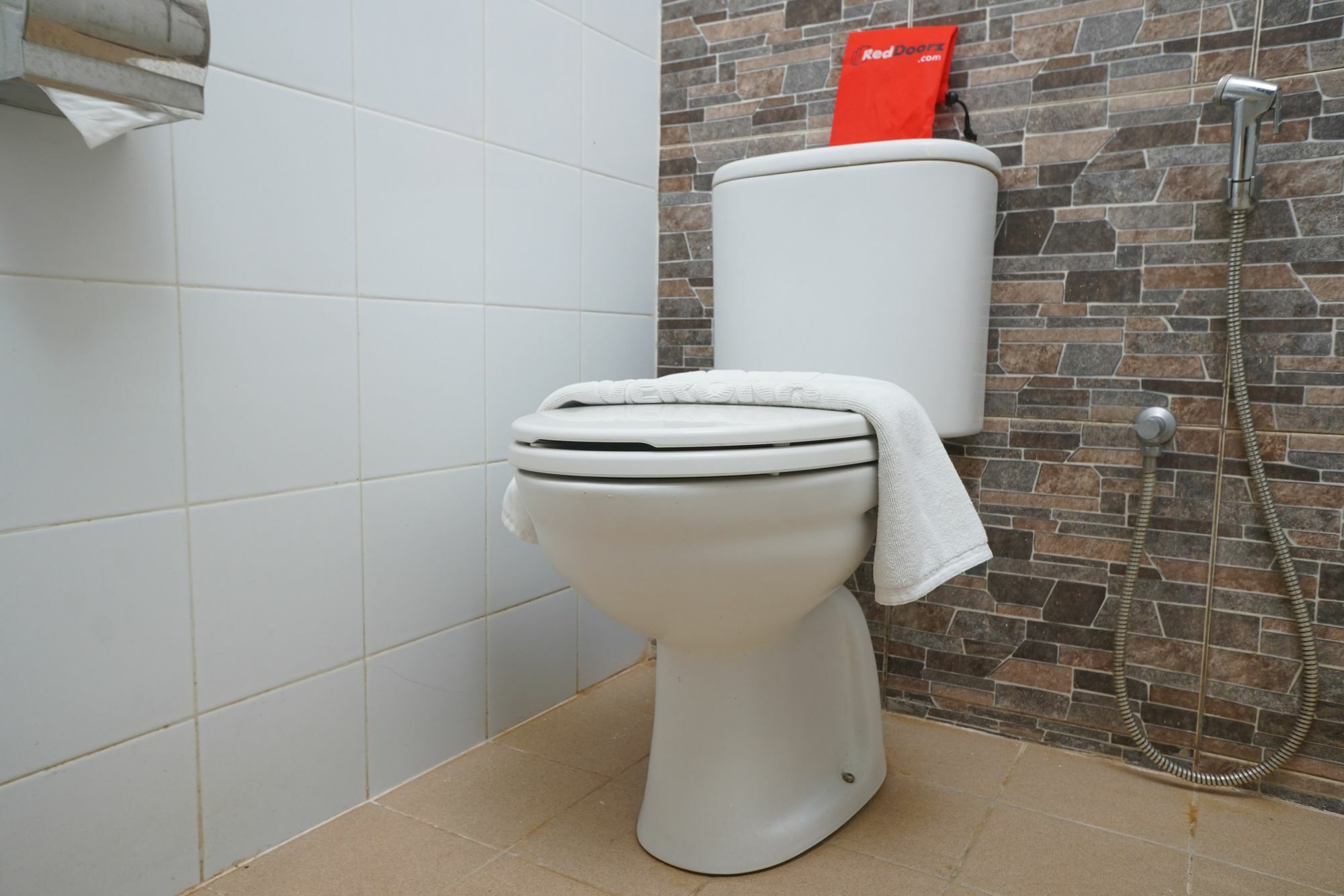 Reddoorz Plus @ Ciumbuleuit Area Bandung Exterior photo