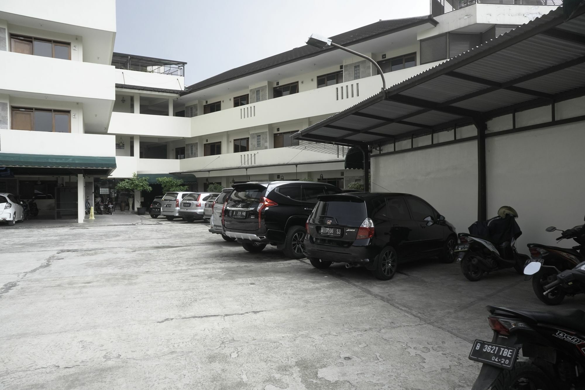 Reddoorz Plus @ Ciumbuleuit Area Bandung Exterior photo